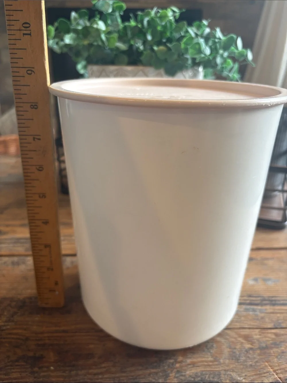 Tupperware Cream Canister with Beige Snap Lid
